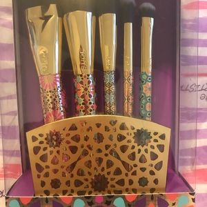 New Tarte Artful Brush Set